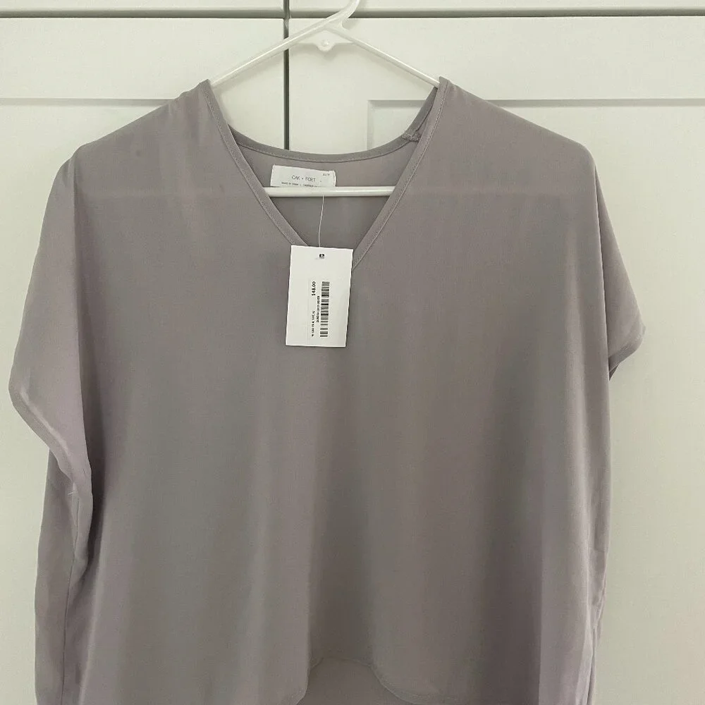 Elegant Light Gray Top - Picture 1 of 2